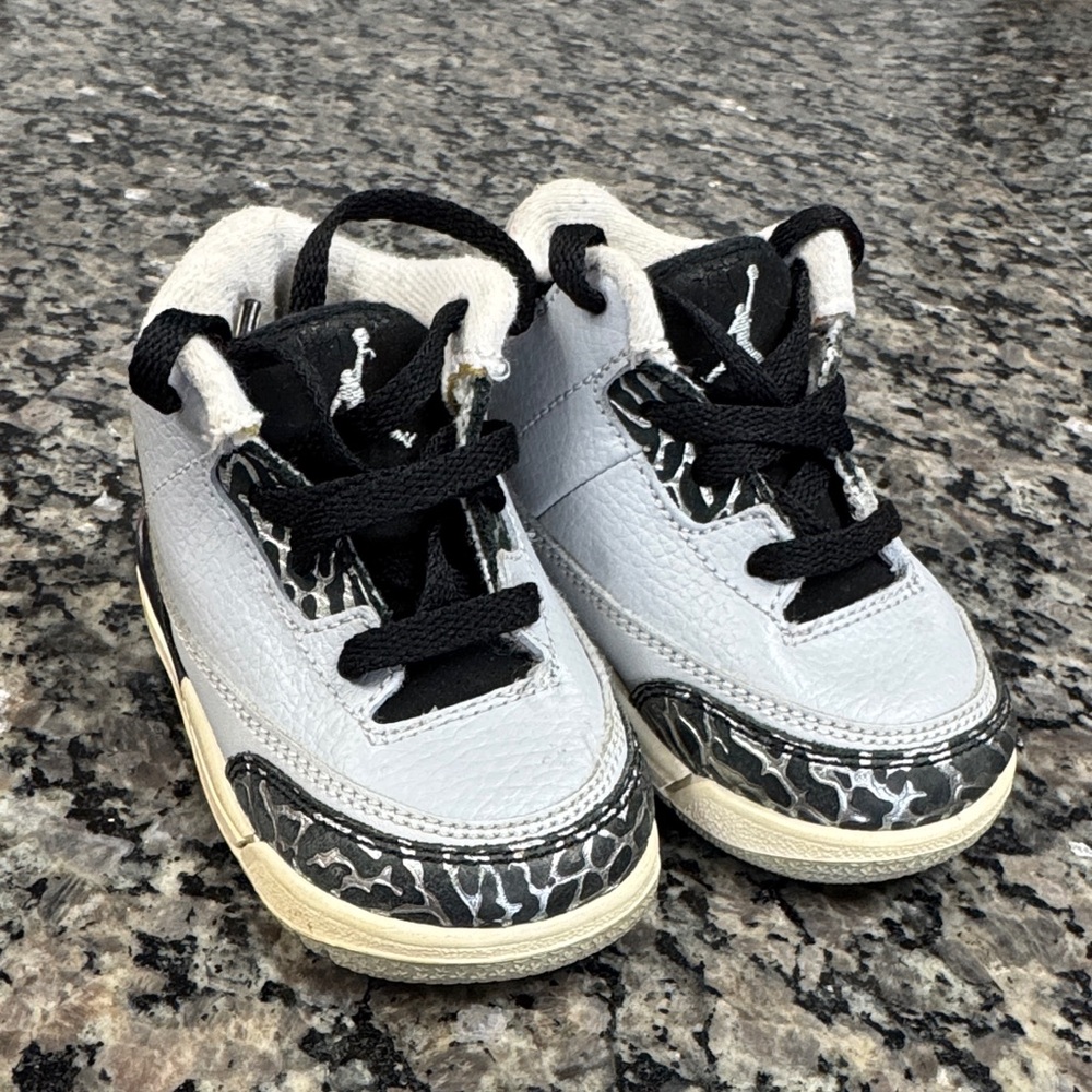Jordan Toddler Gray And Black Sneakers Euc 4